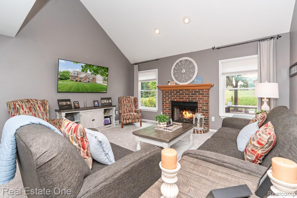 1043 Ridgeview Circle