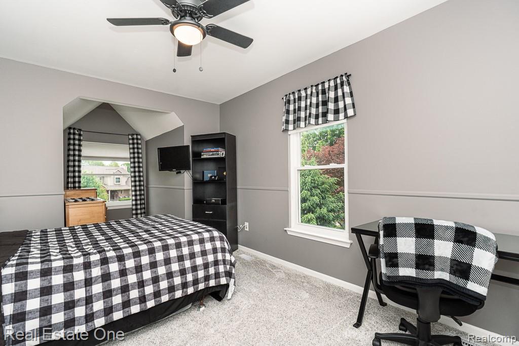 1043 Ridgeview Circle