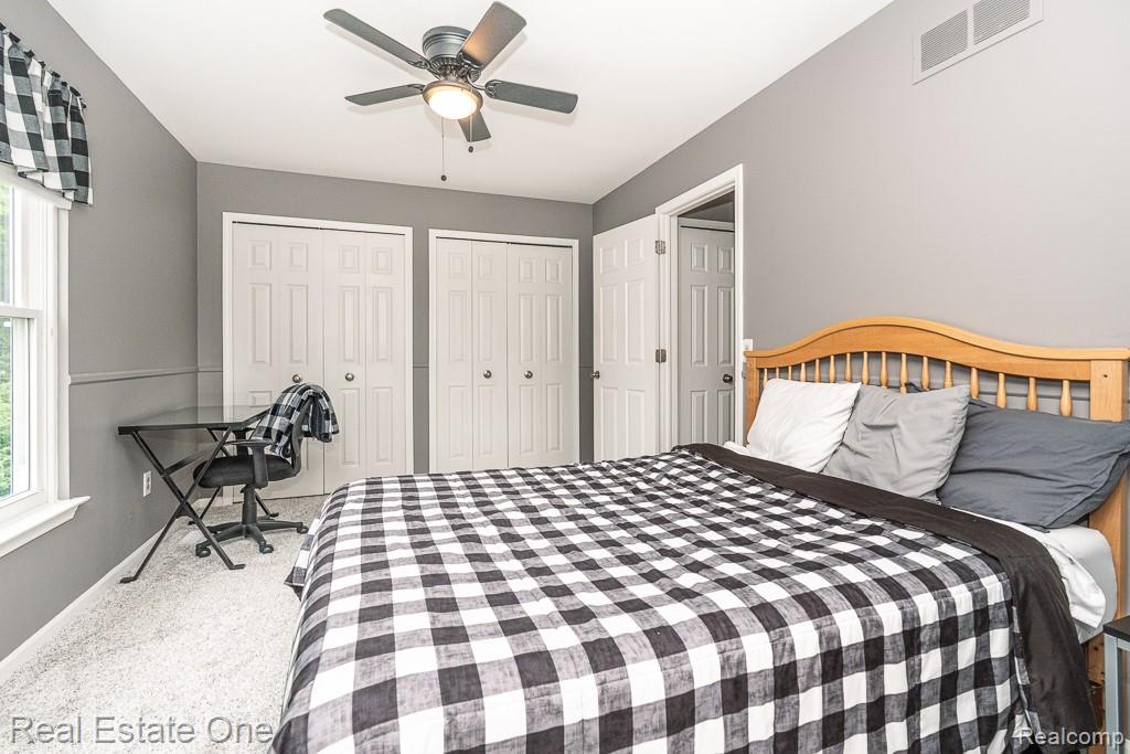 1043 Ridgeview Circle