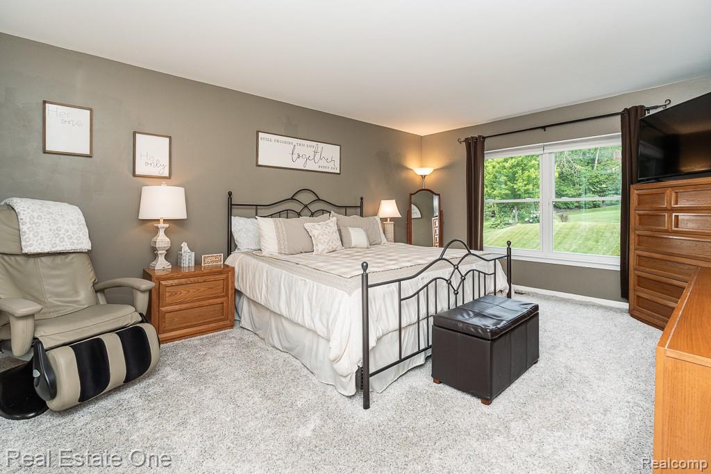 1043 Ridgeview Circle
