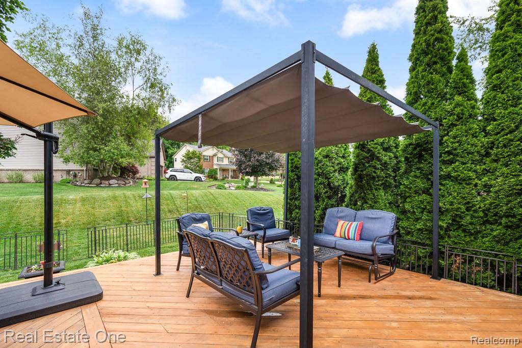 1043 Ridgeview Circle