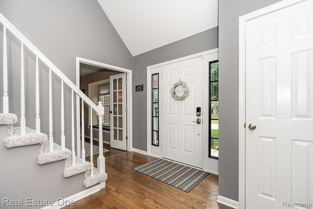1043 Ridgeview Circle