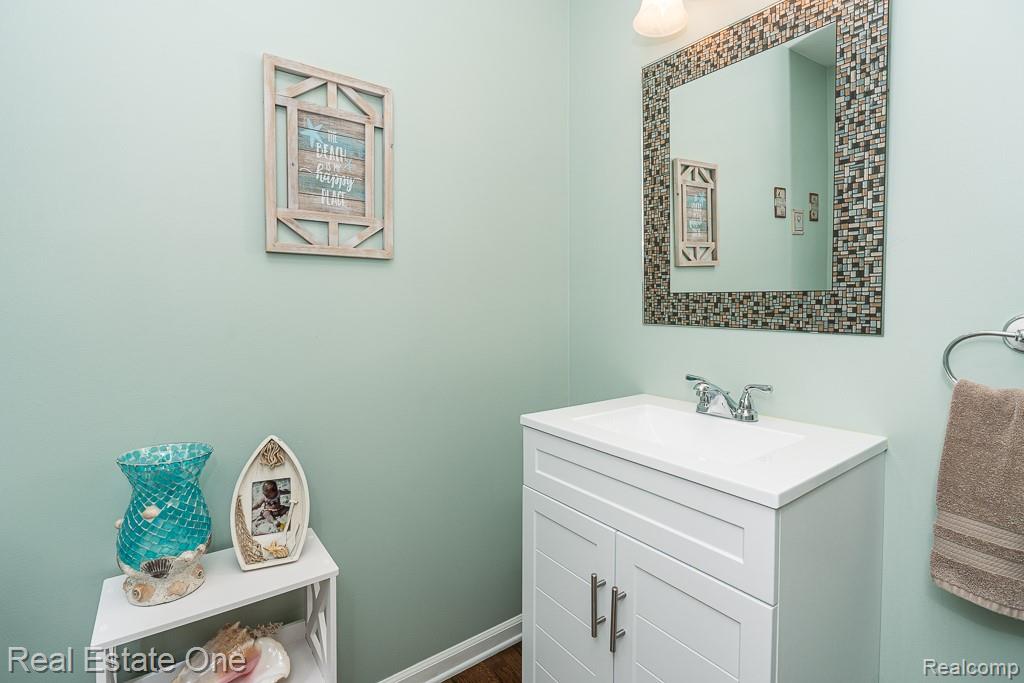 1043 Ridgeview Circle