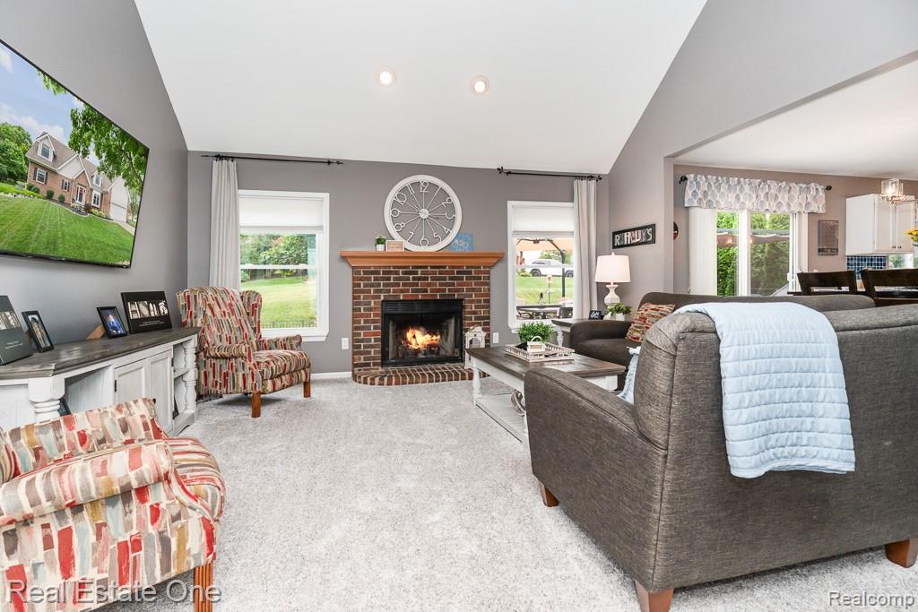 1043 Ridgeview Circle