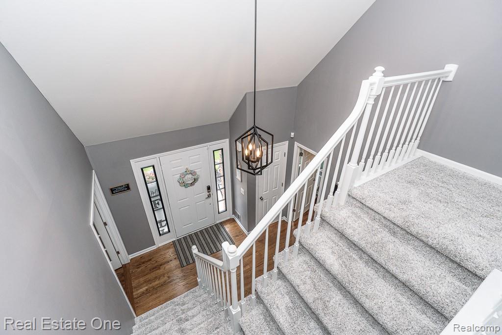 1043 Ridgeview Circle