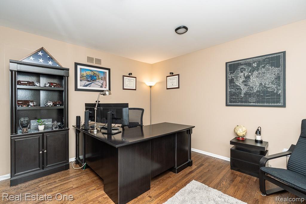 1043 Ridgeview Circle