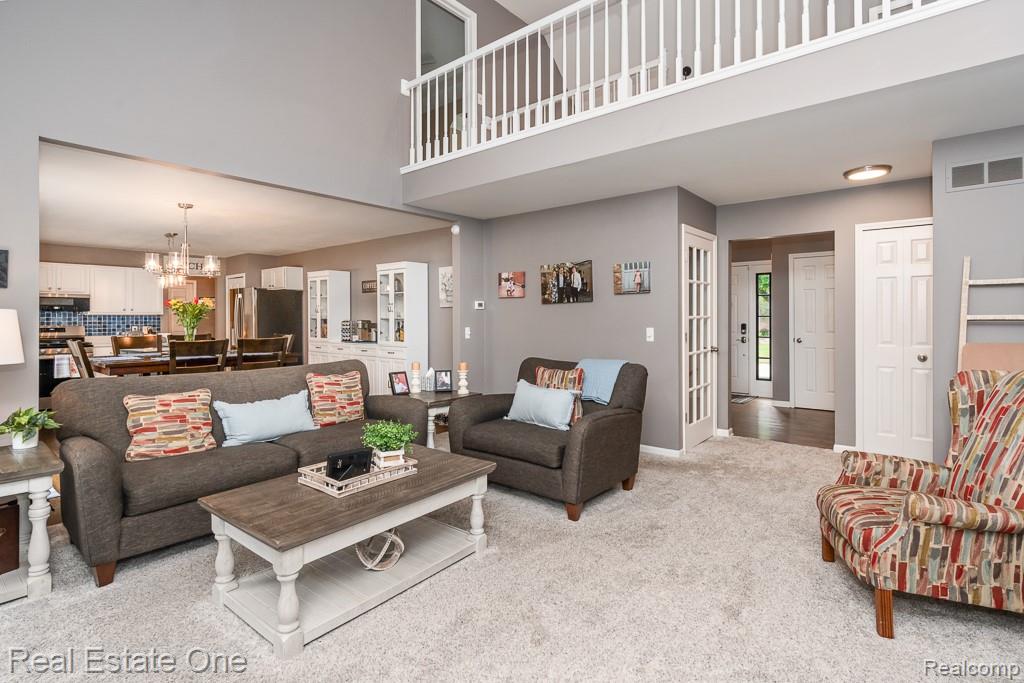 1043 Ridgeview Circle