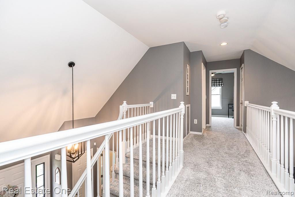 1043 Ridgeview Circle