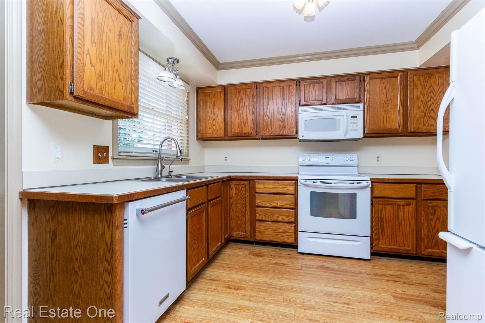 18801 Maple Circle N Unit: 13