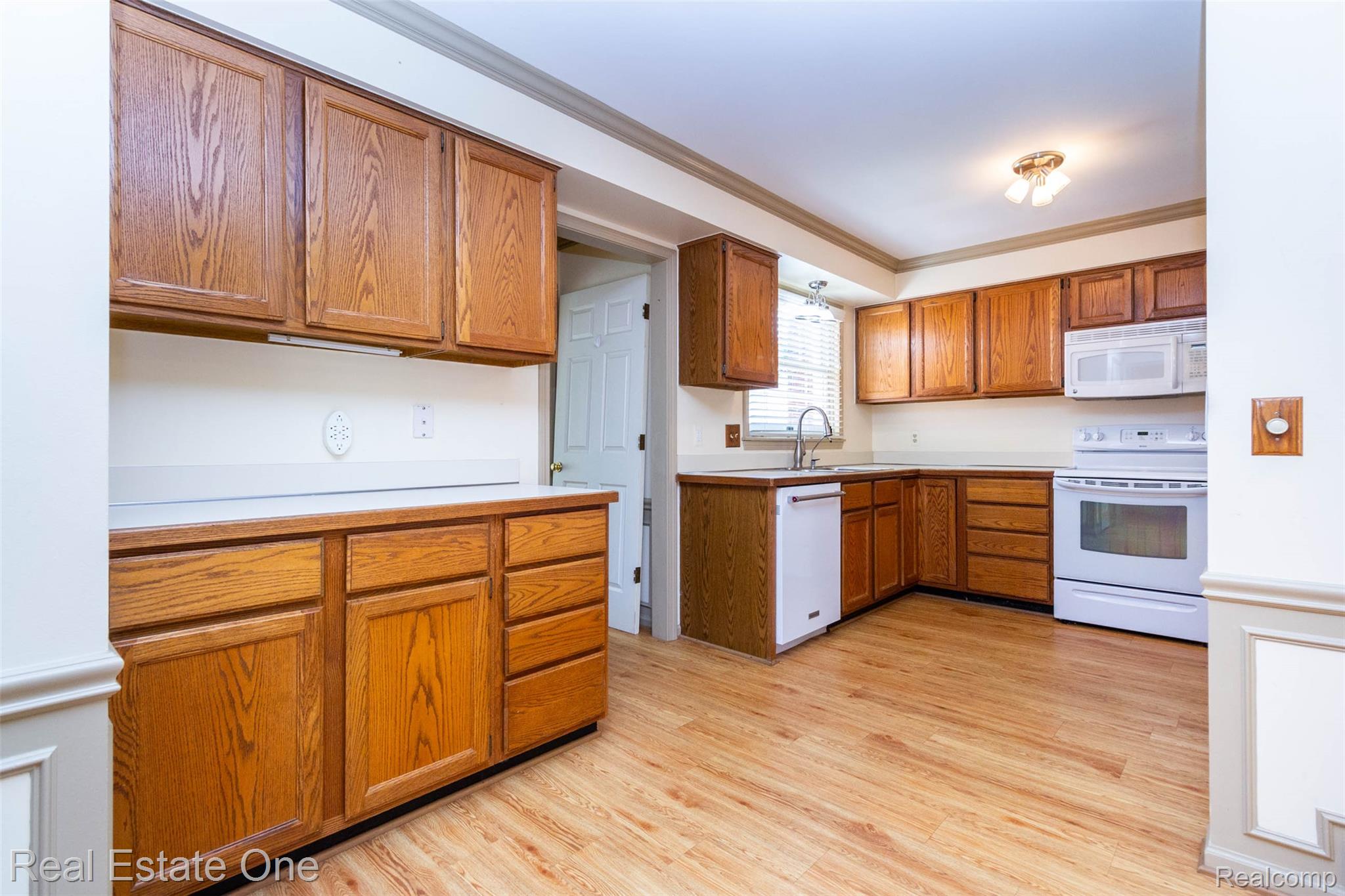 18801 Maple Circle N Unit: 13