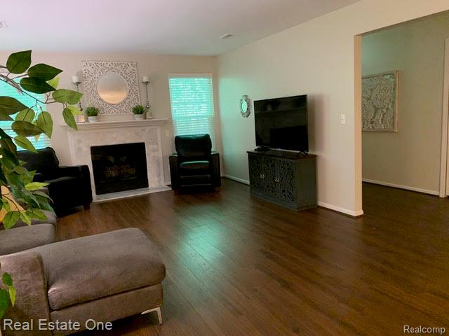 44860 Marigold Drive Unit: 282