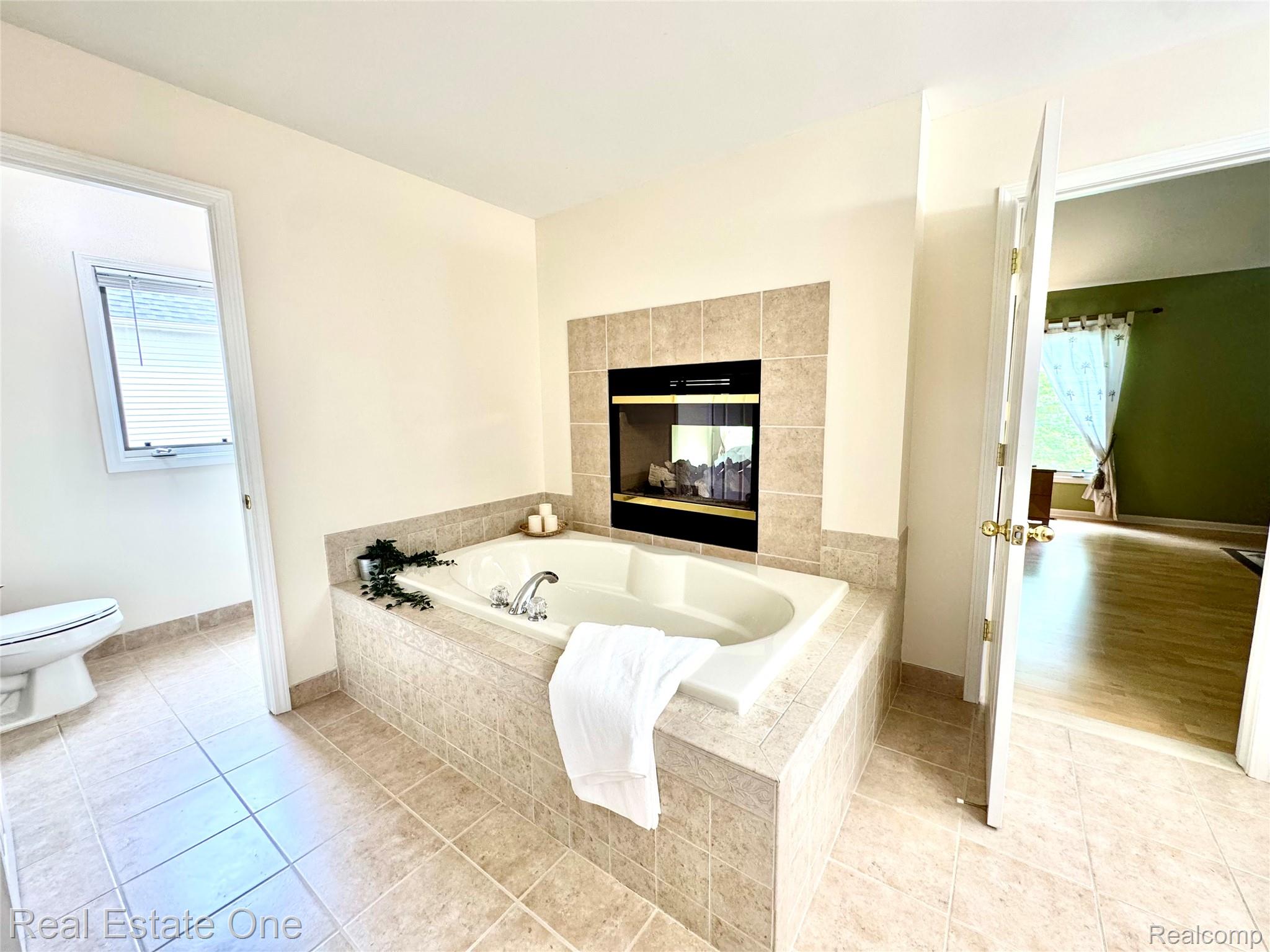 1215 Letica Drive