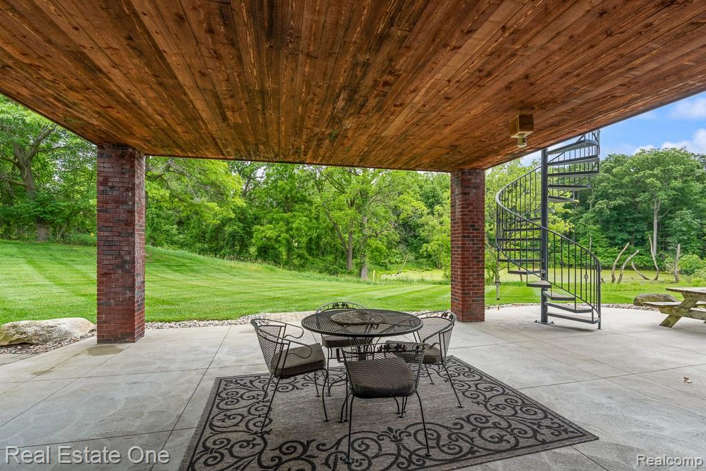 2737 Pebble Beach Drive