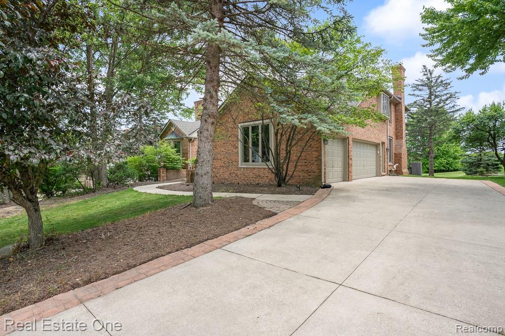 2898 Eagle Drive
