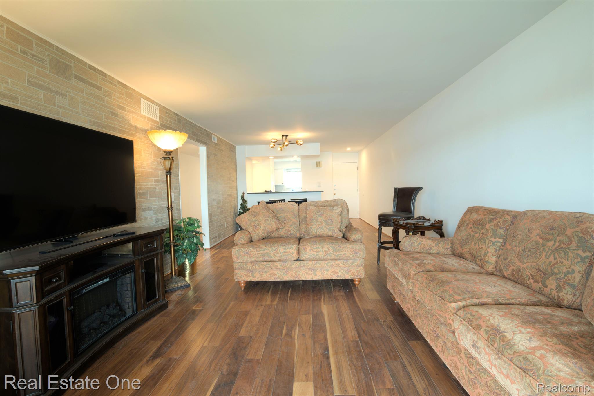 1944 KLINGENSMITH Road Unit: 41