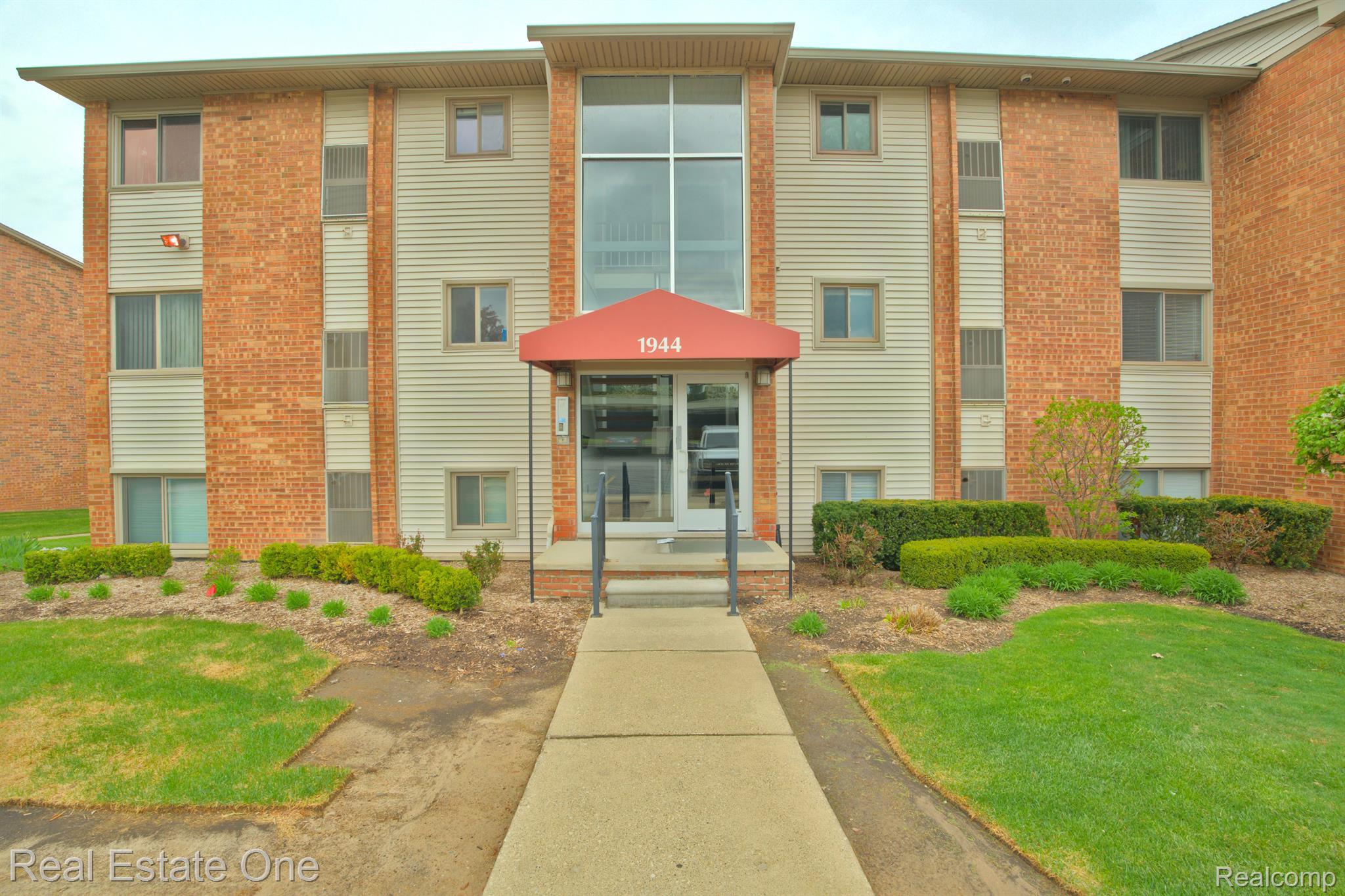 1944 KLINGENSMITH Road Unit: 41