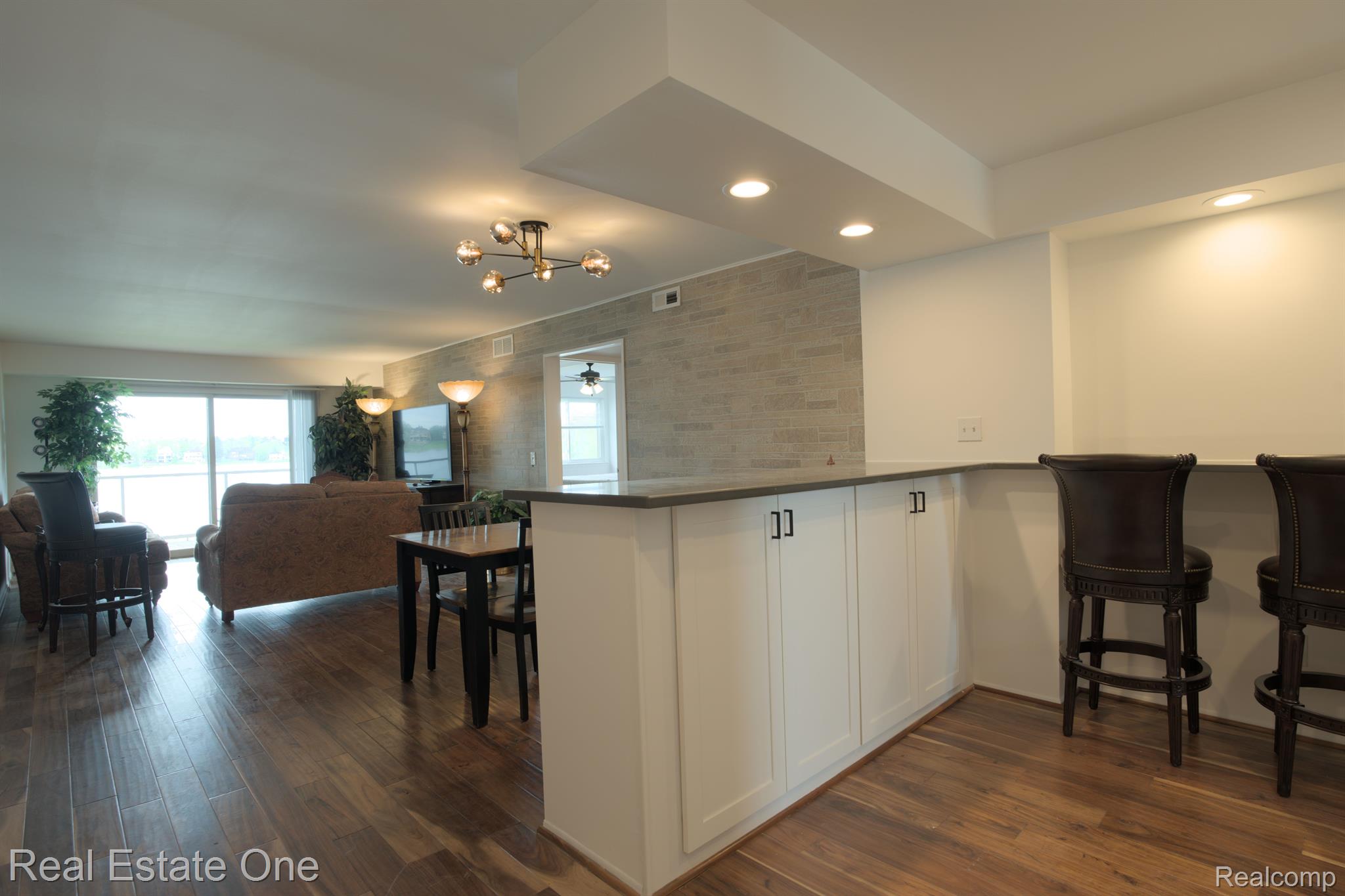 1944 KLINGENSMITH Road Unit: 41