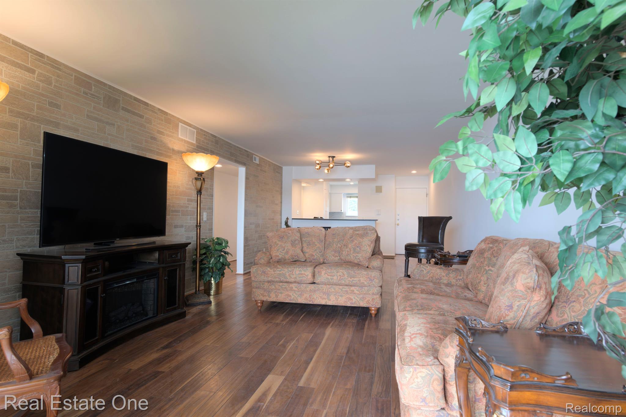 1944 KLINGENSMITH Road Unit: 41
