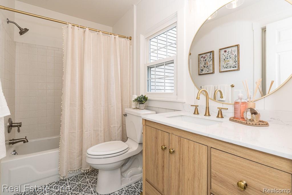 1222 Kings Cove Court Unit: 244