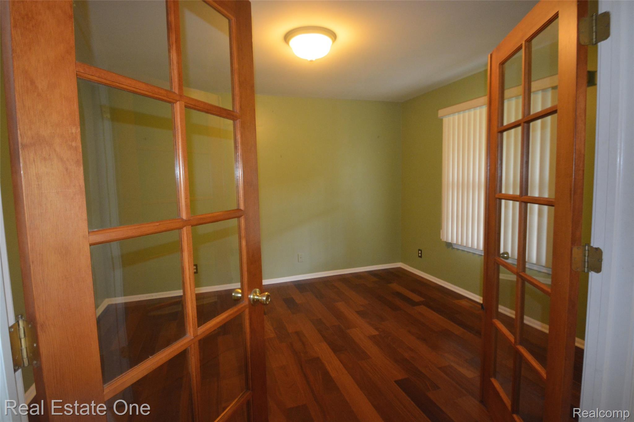 2140 W View Court