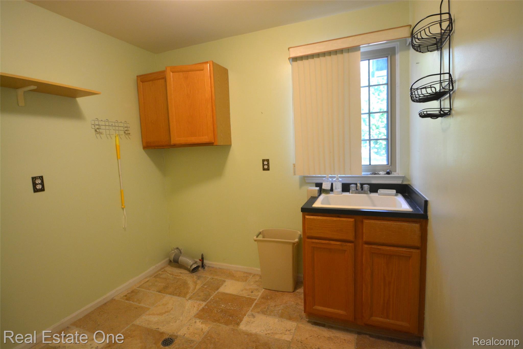 2140 W View Court