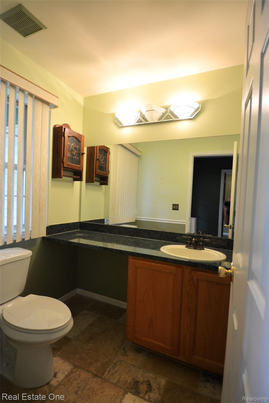 2140 W View Court