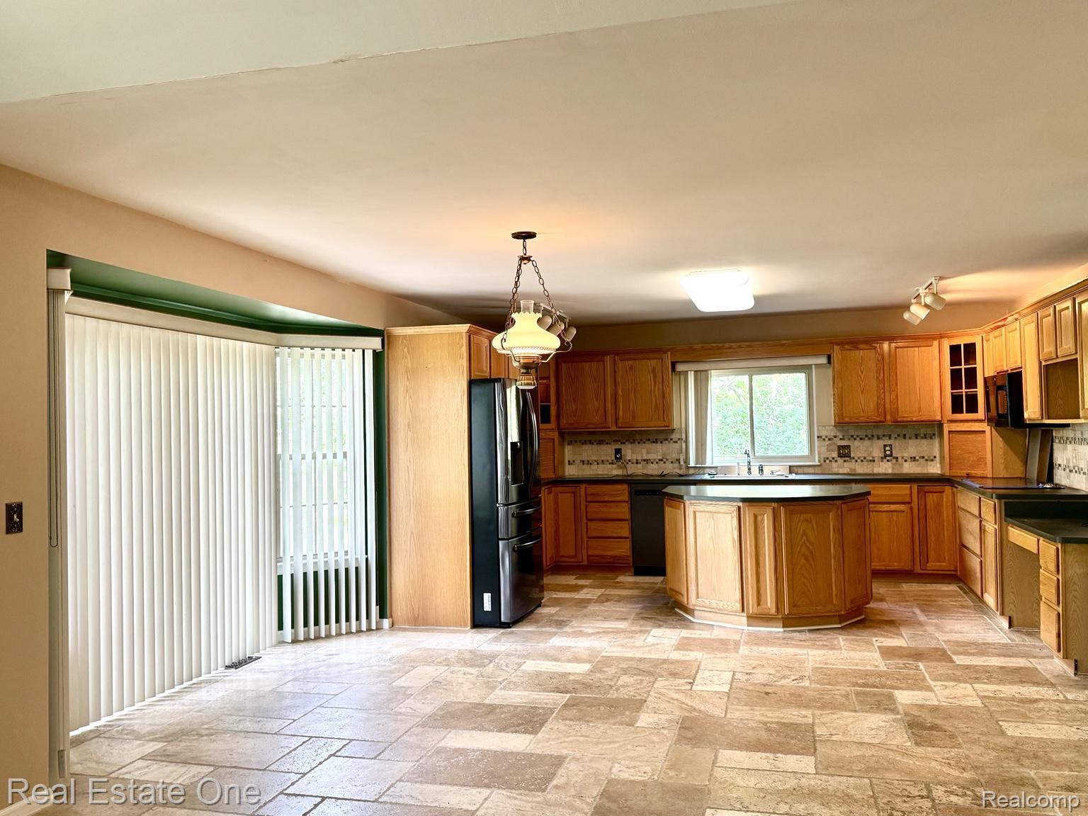 2140 W View Court
