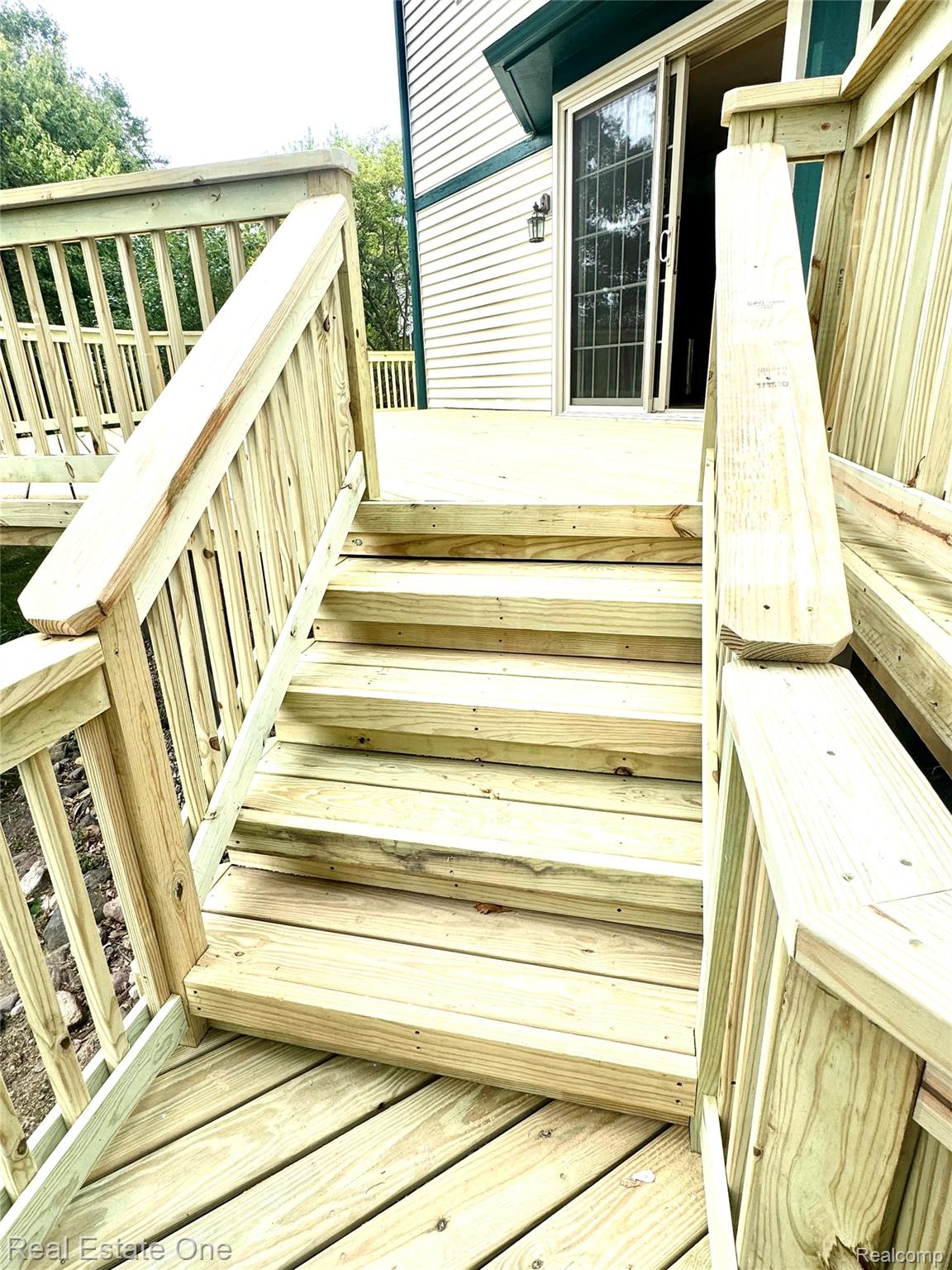 2140 W View Court