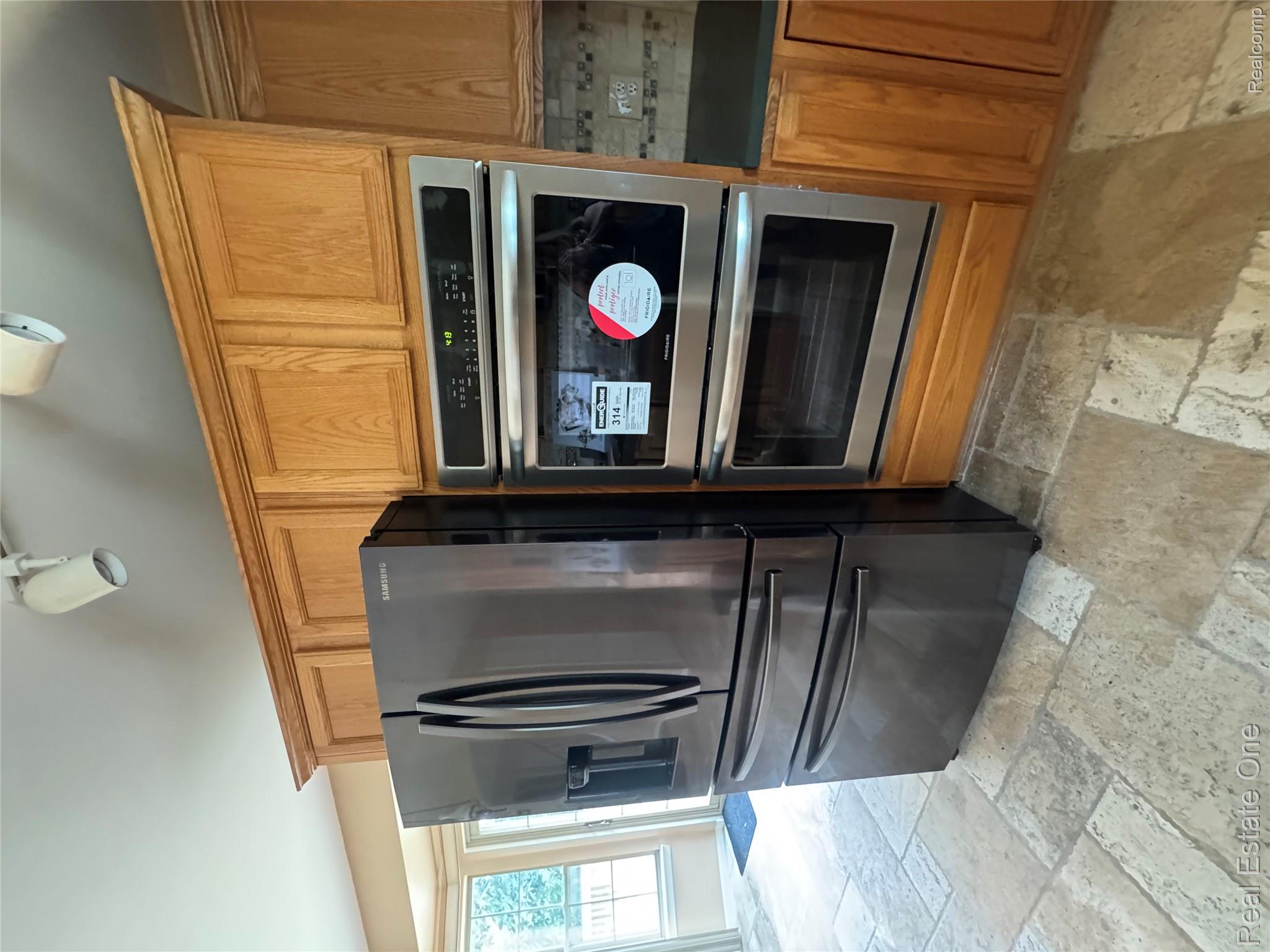 2140 W View Court