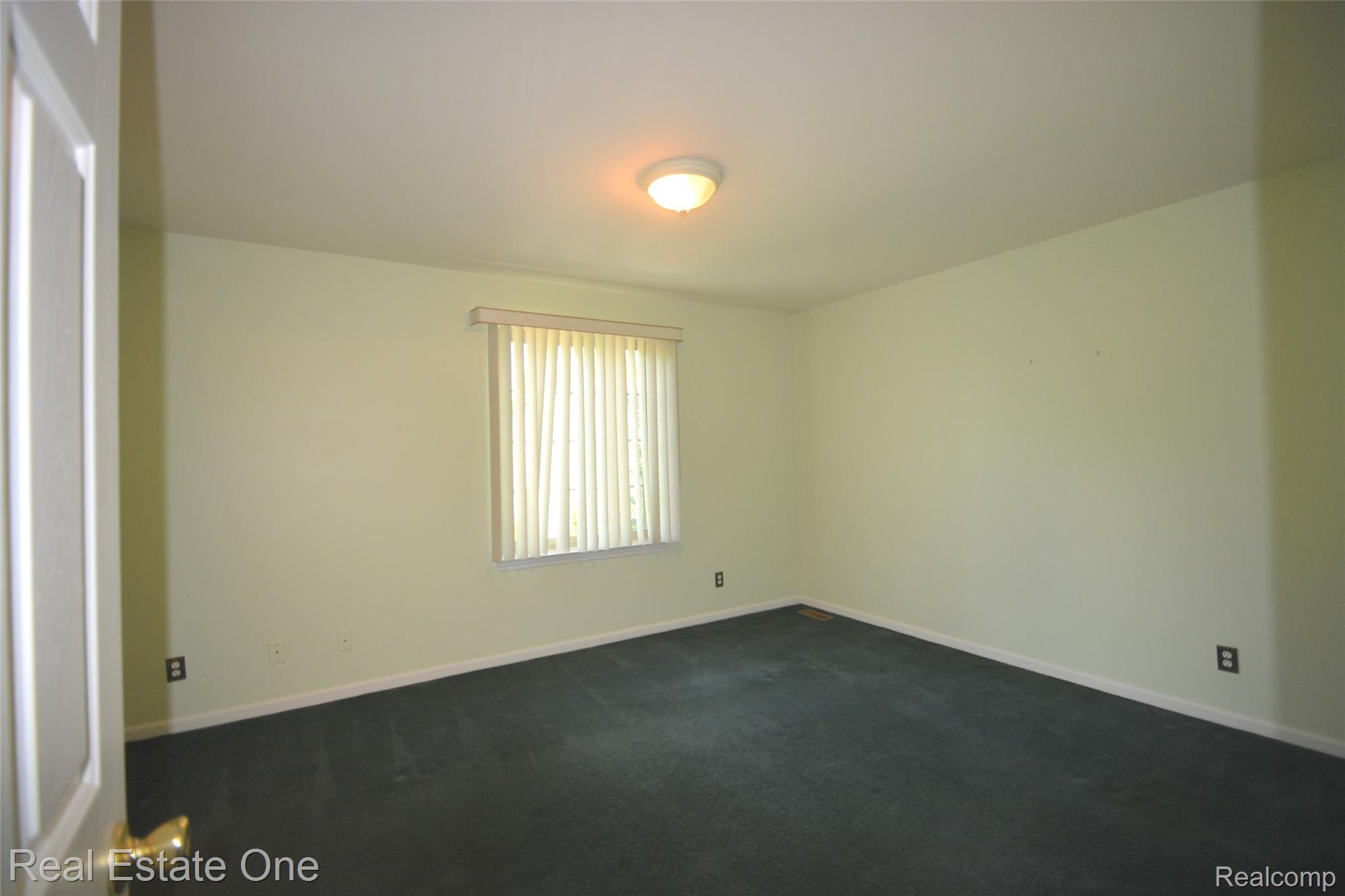 2140 W View Court
