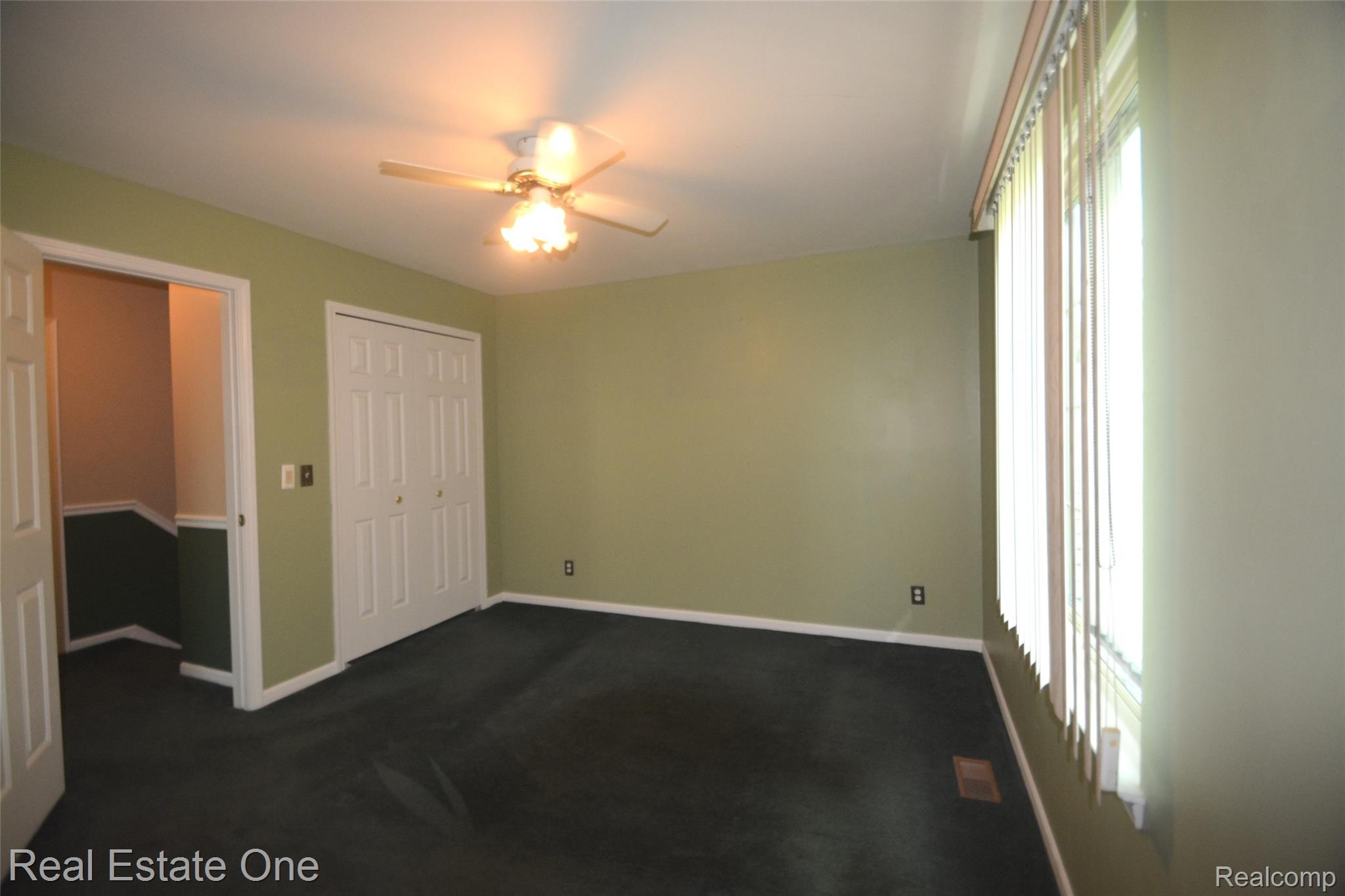 2140 W View Court