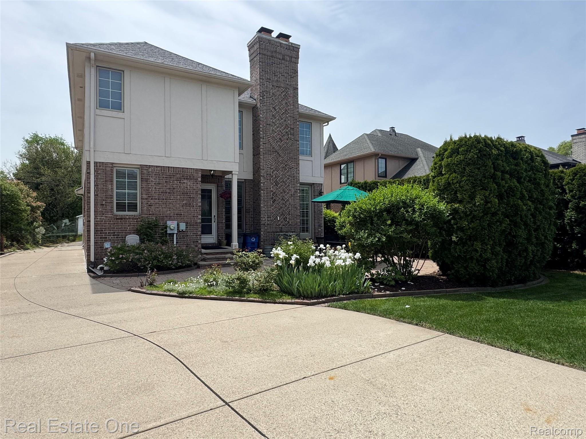306 Woodward Avenue