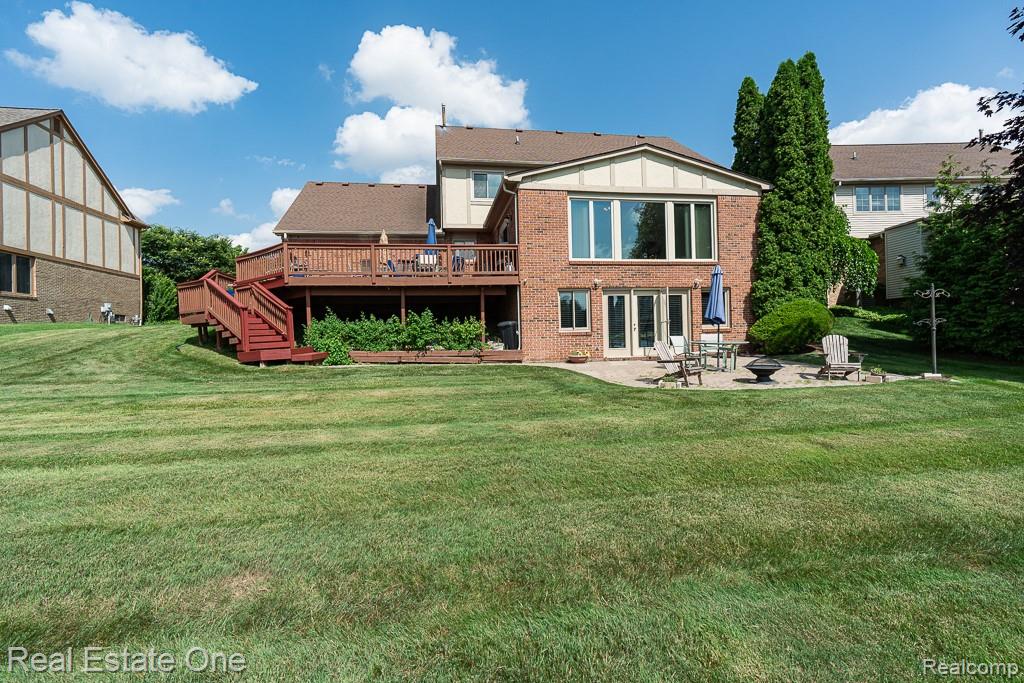 6489 Shoreline Drive
