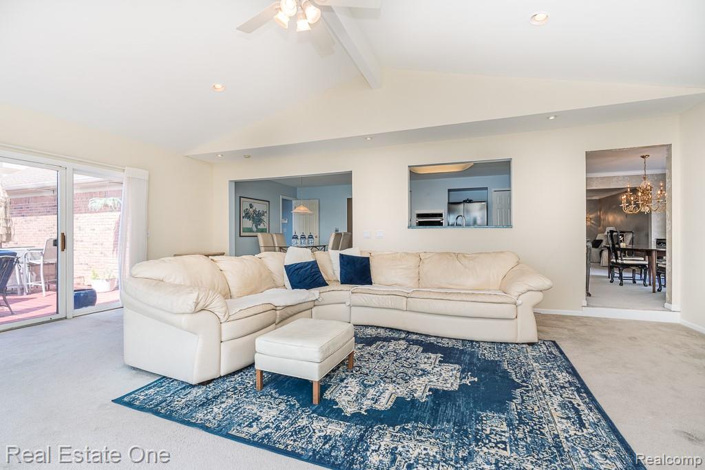 6489 Shoreline Drive