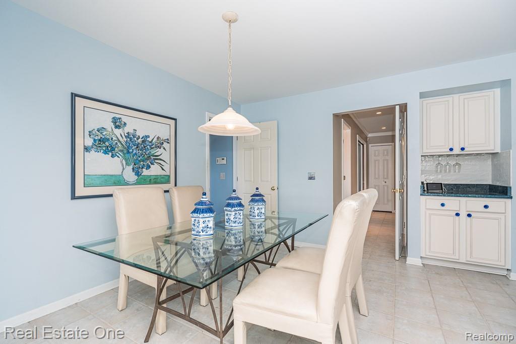 6489 Shoreline Drive