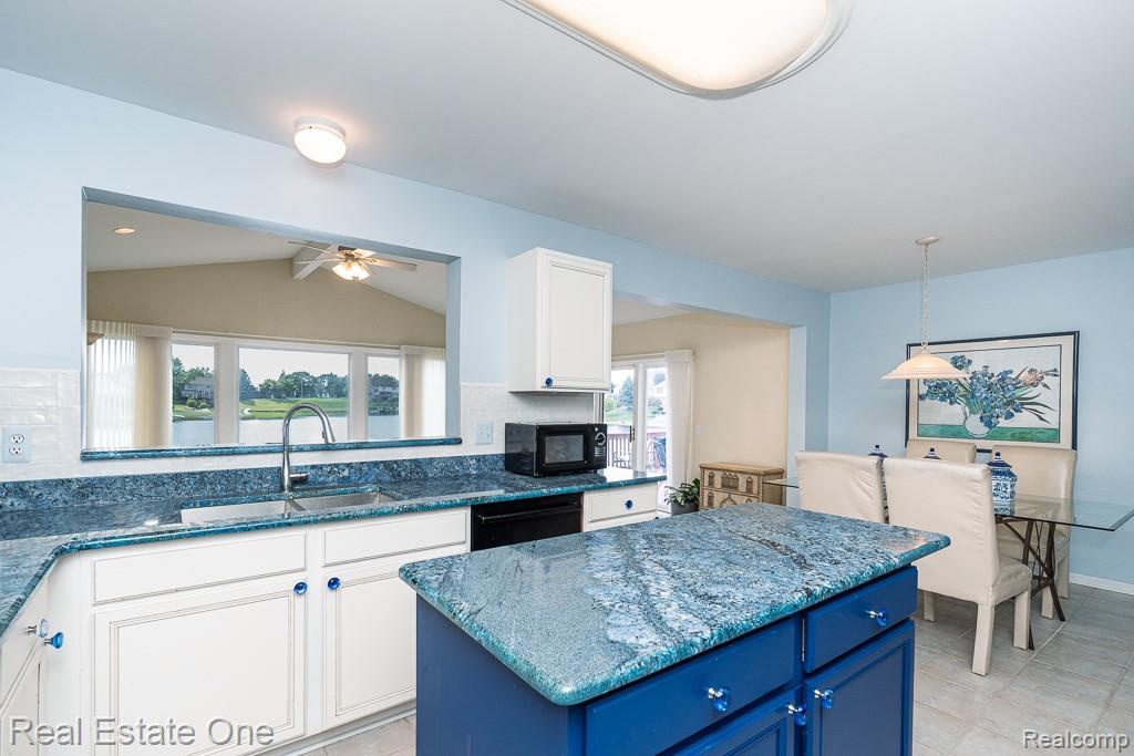 6489 Shoreline Drive