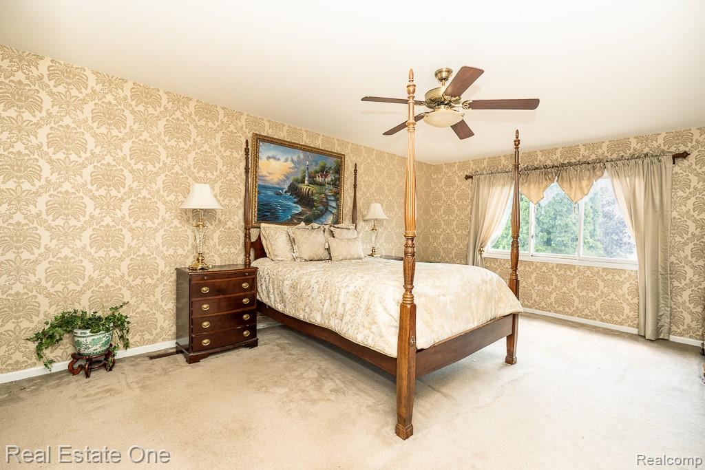 6489 Shoreline Drive