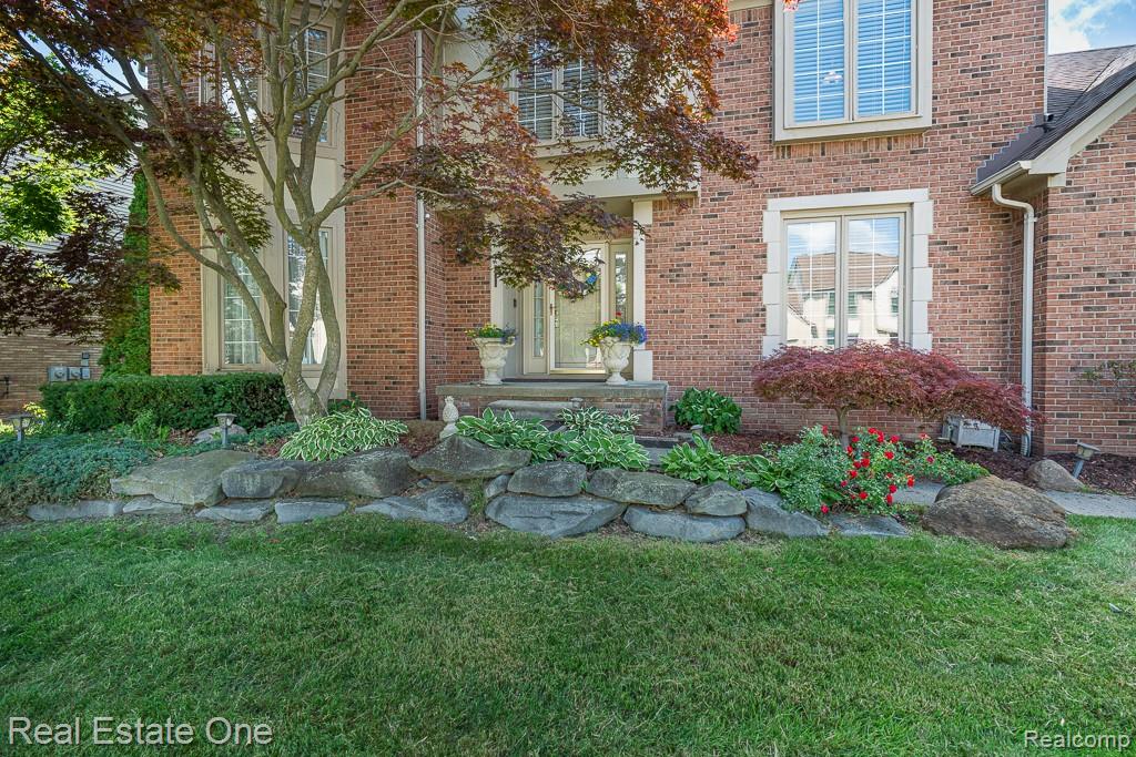 6489 Shoreline Drive