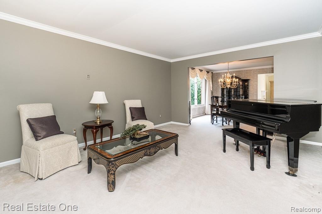 6489 Shoreline Drive