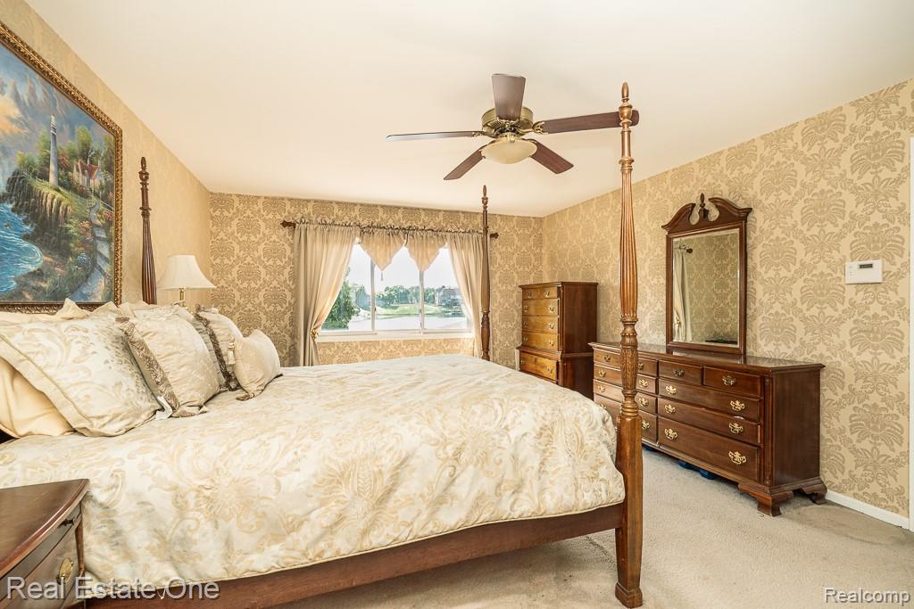 6489 Shoreline Drive