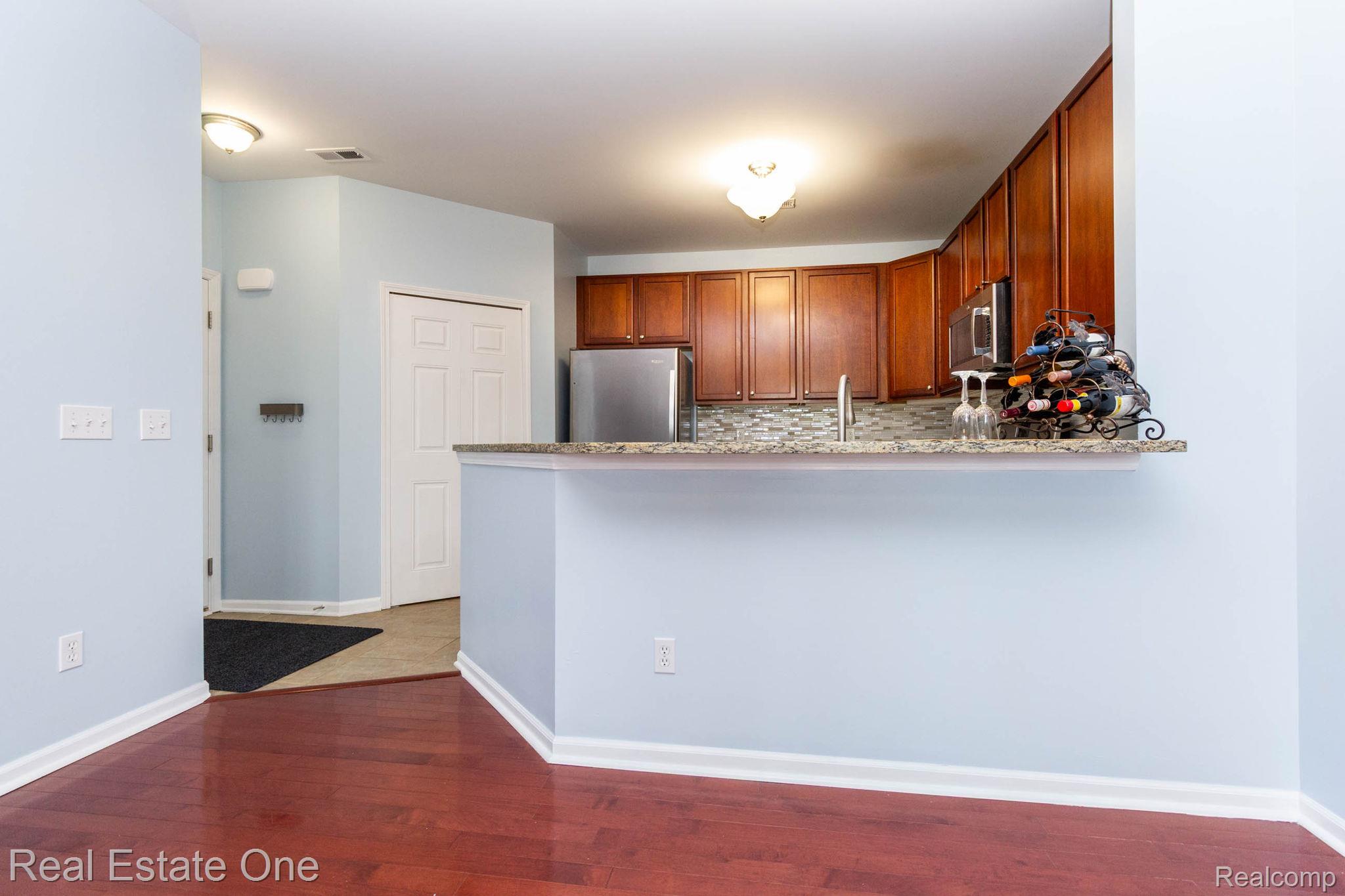 934 W Summerfield Glen Circle
