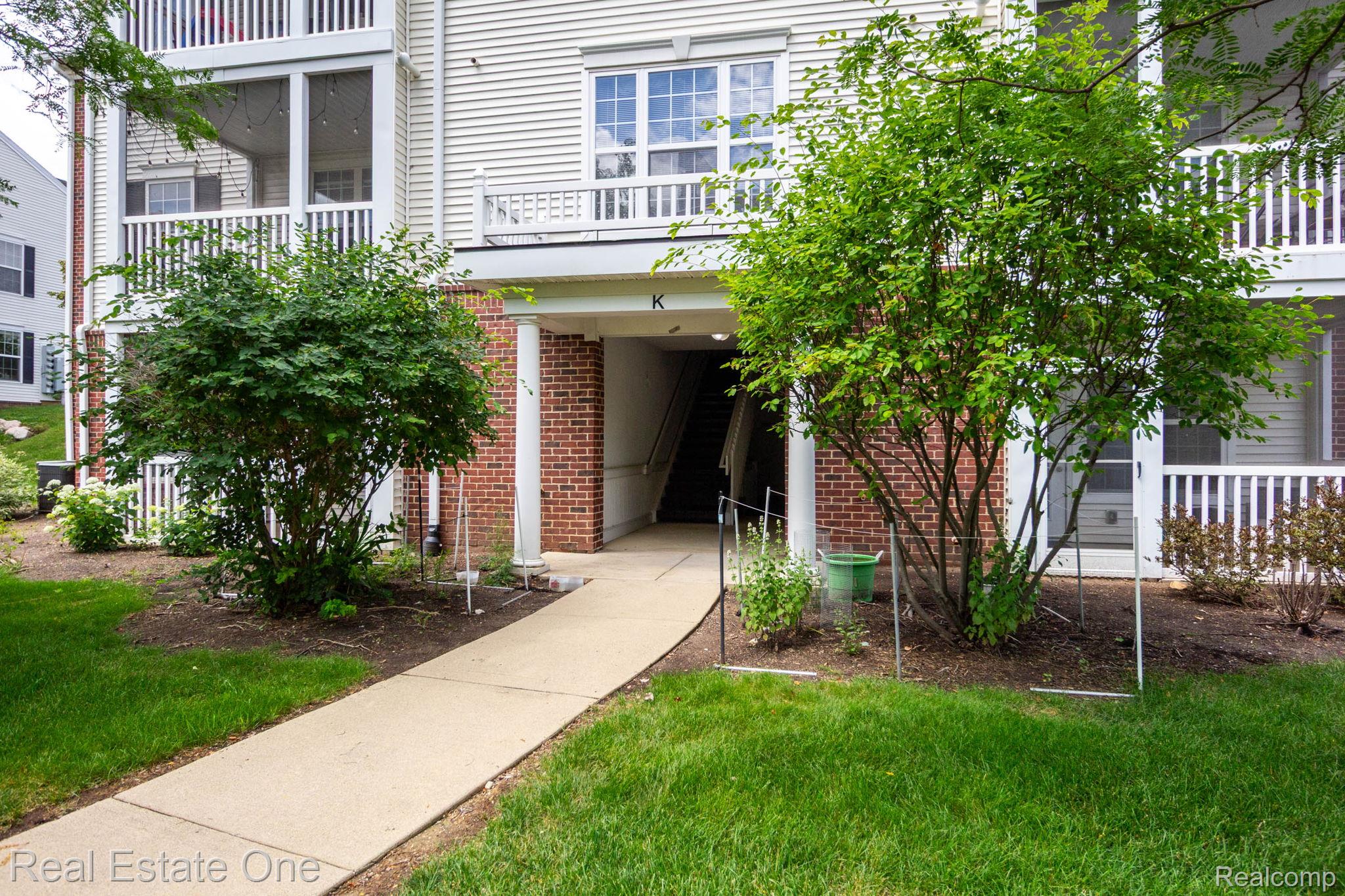 934 W Summerfield Glen Circle