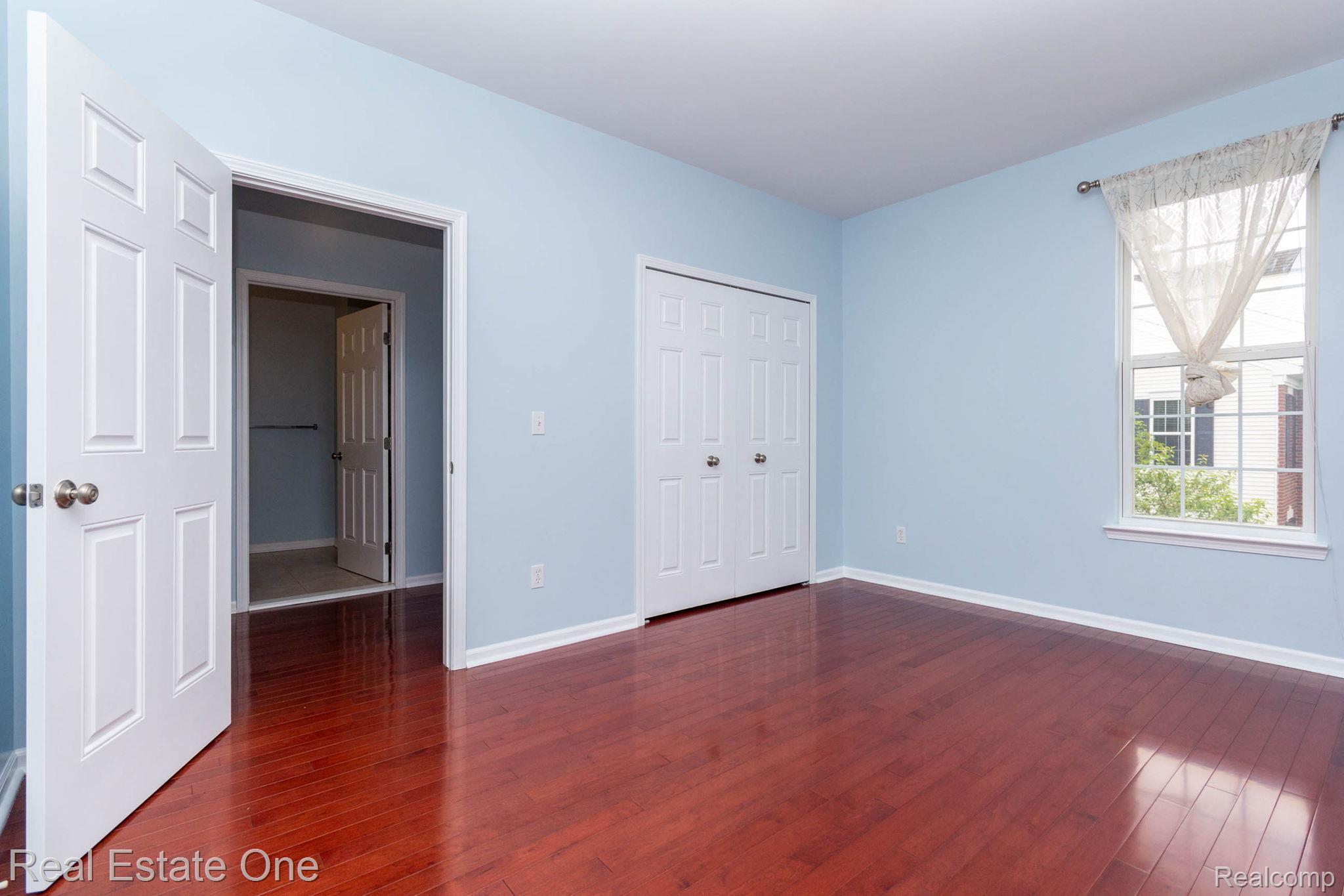 934 W Summerfield Glen Circle
