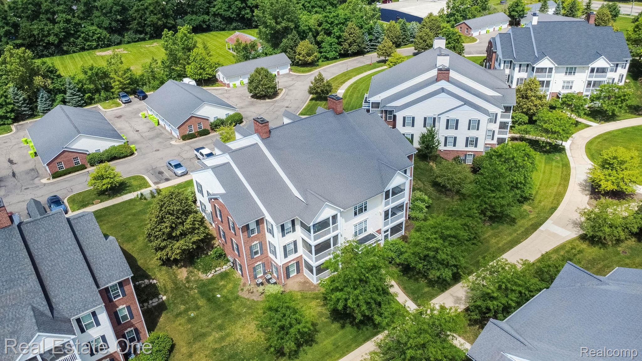 934 W Summerfield Glen Circle