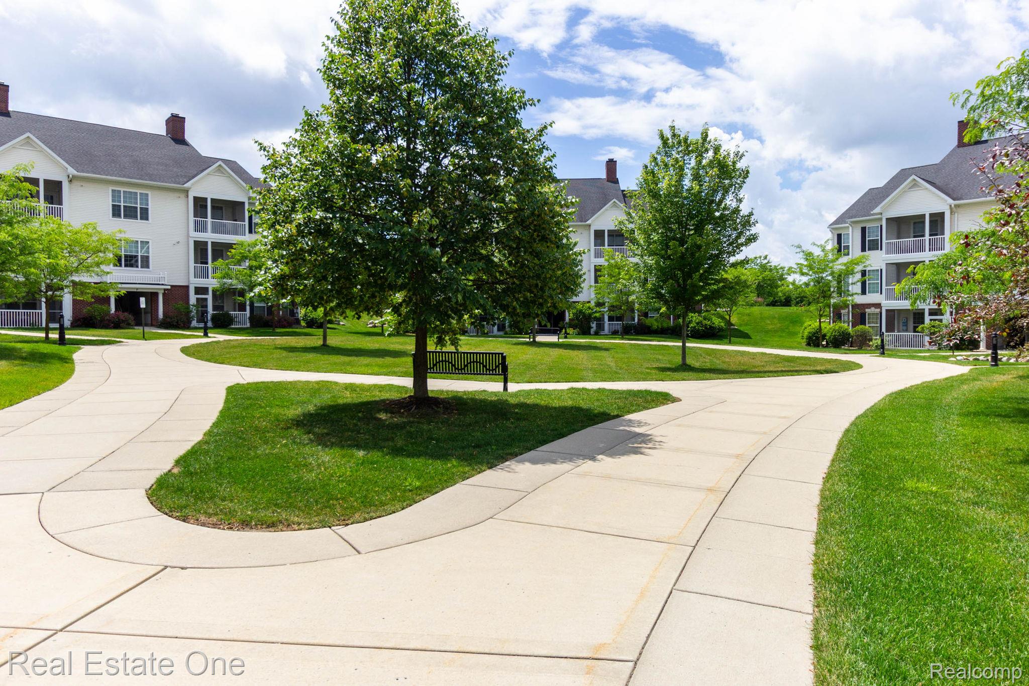934 W Summerfield Glen Circle