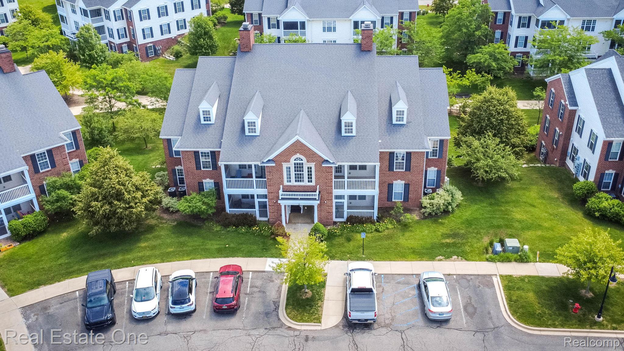 934 W Summerfield Glen Circle
