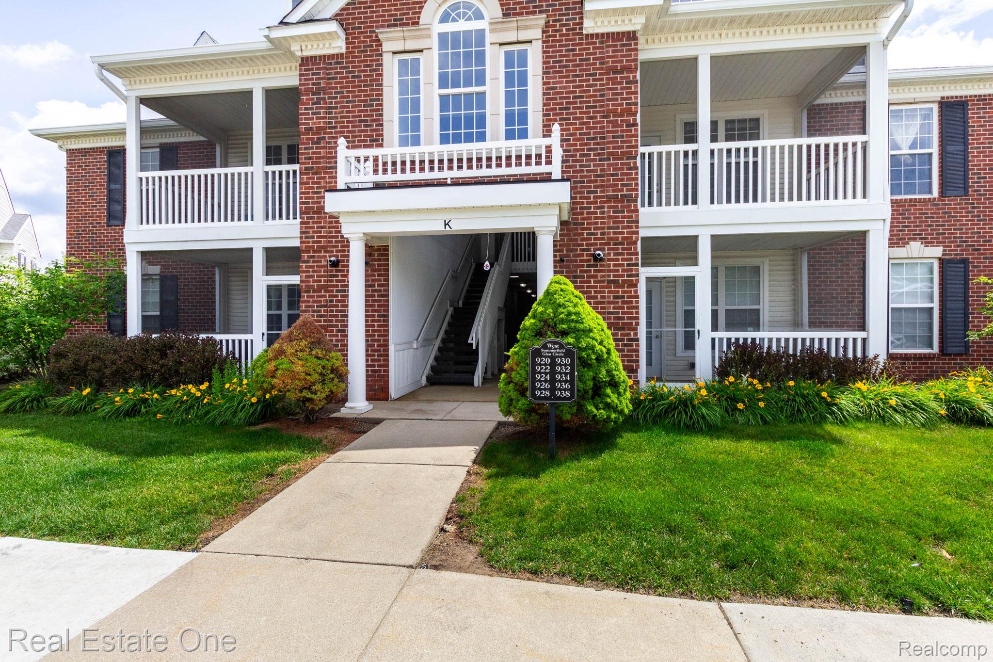 934 W Summerfield Glen Circle