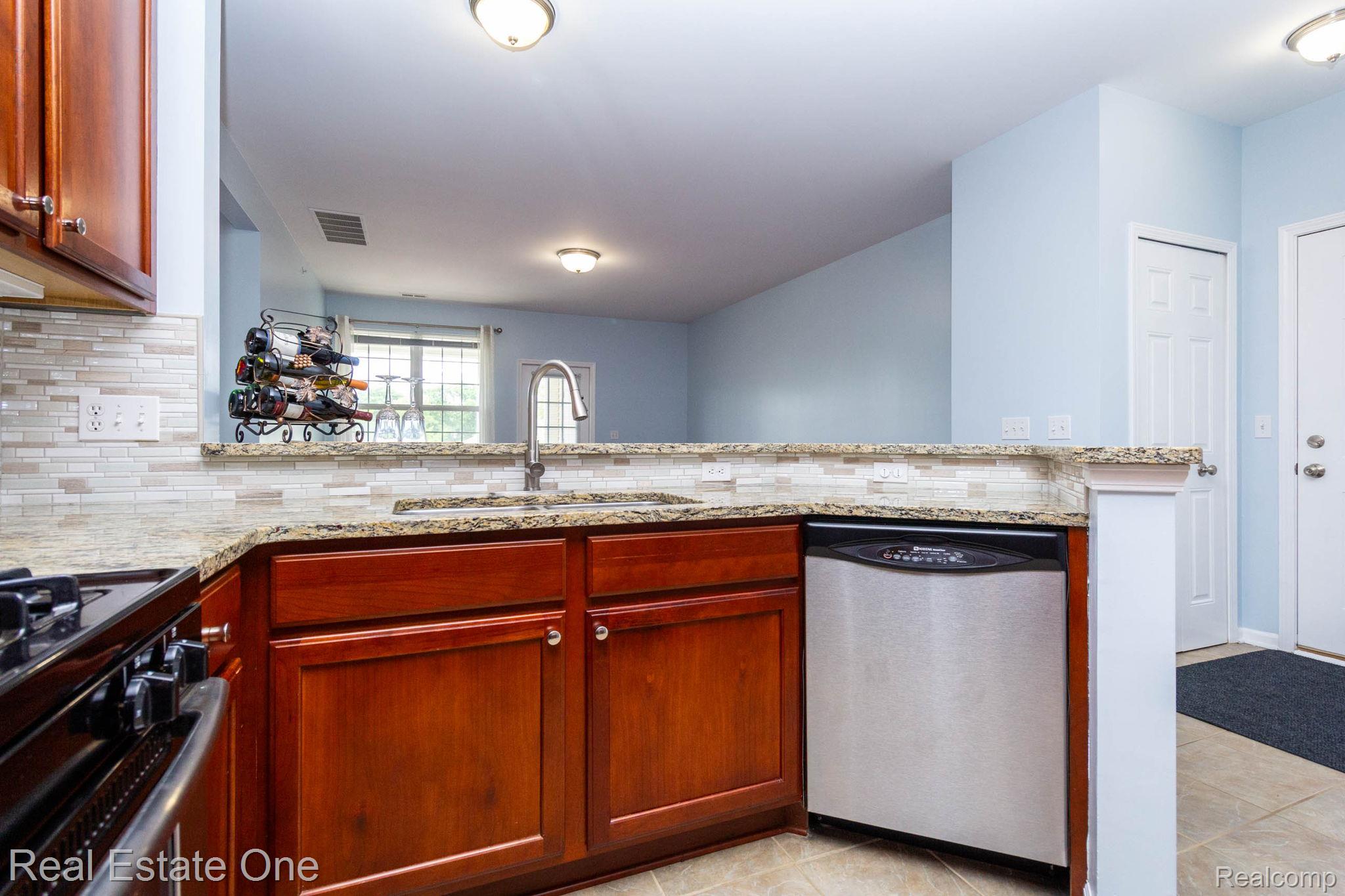 934 W Summerfield Glen Circle