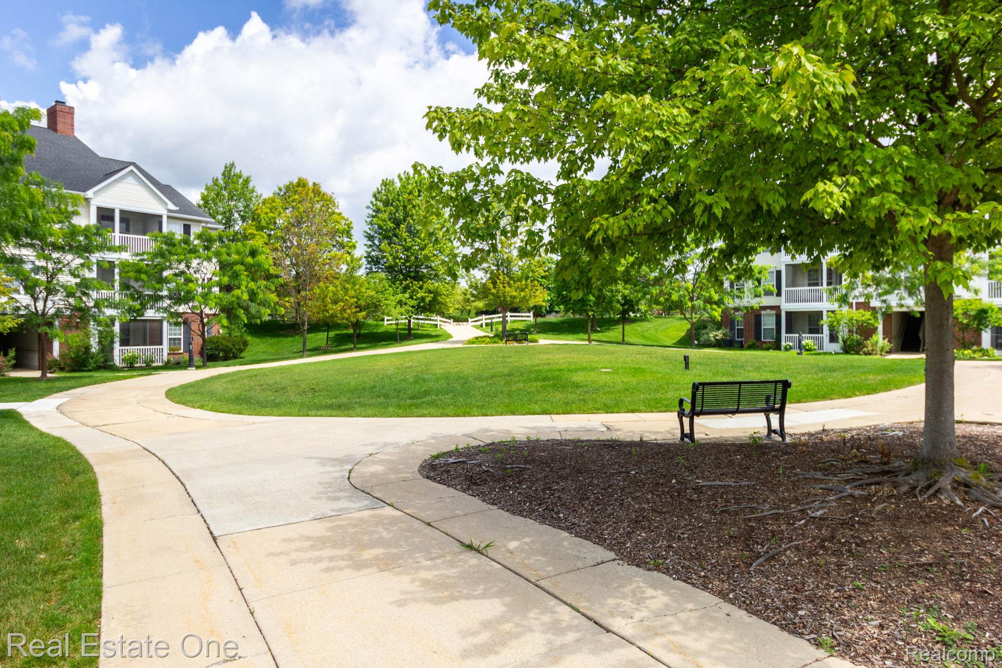 934 W Summerfield Glen Circle