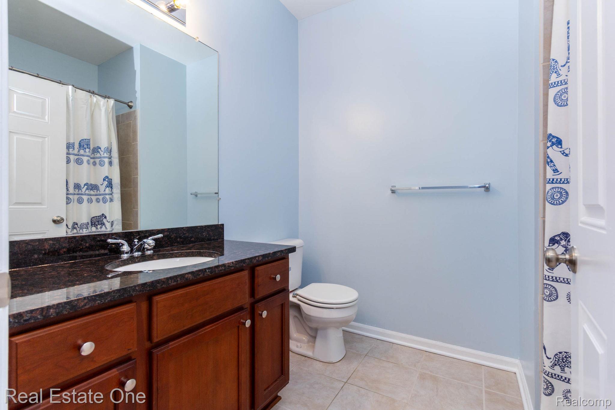 934 W Summerfield Glen Circle